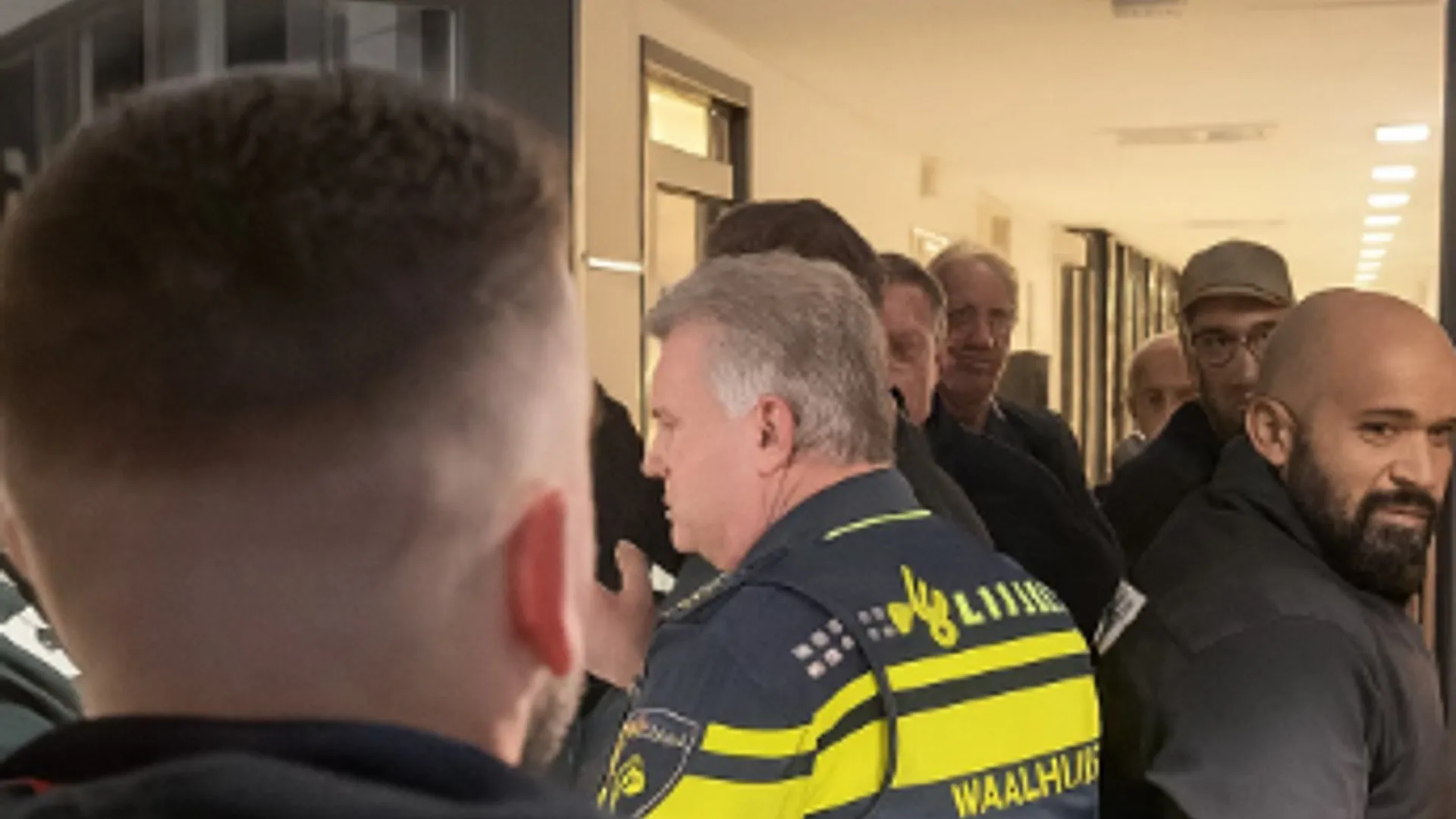 Politie bij een demonstratie over asielopvang