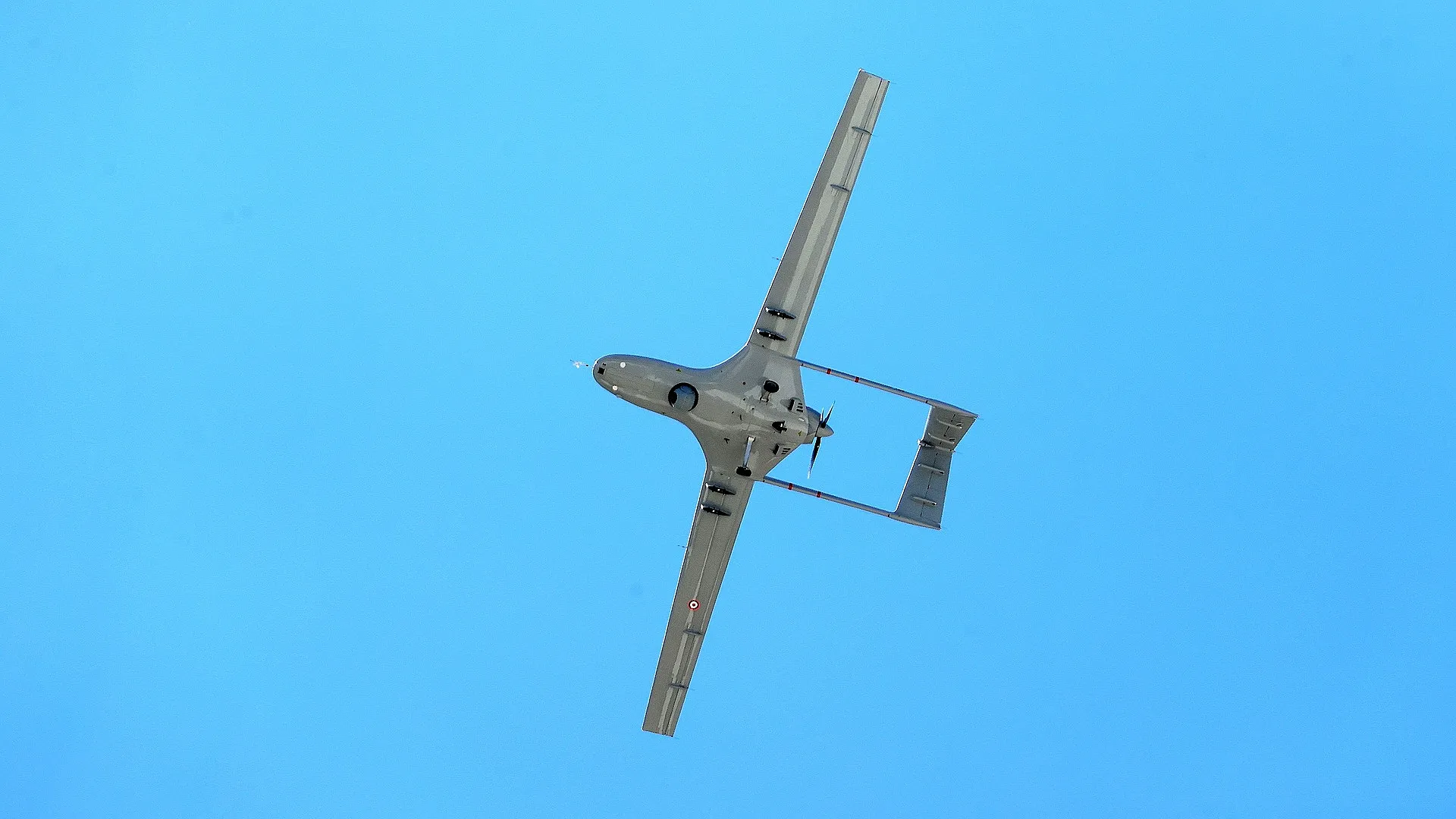 Militaire drone in de lucht