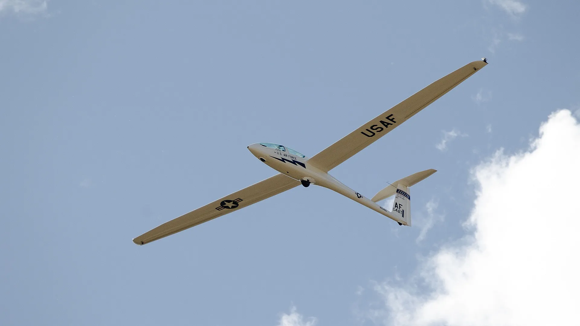Bemand USAF-zweefvliegtuig in de lucht