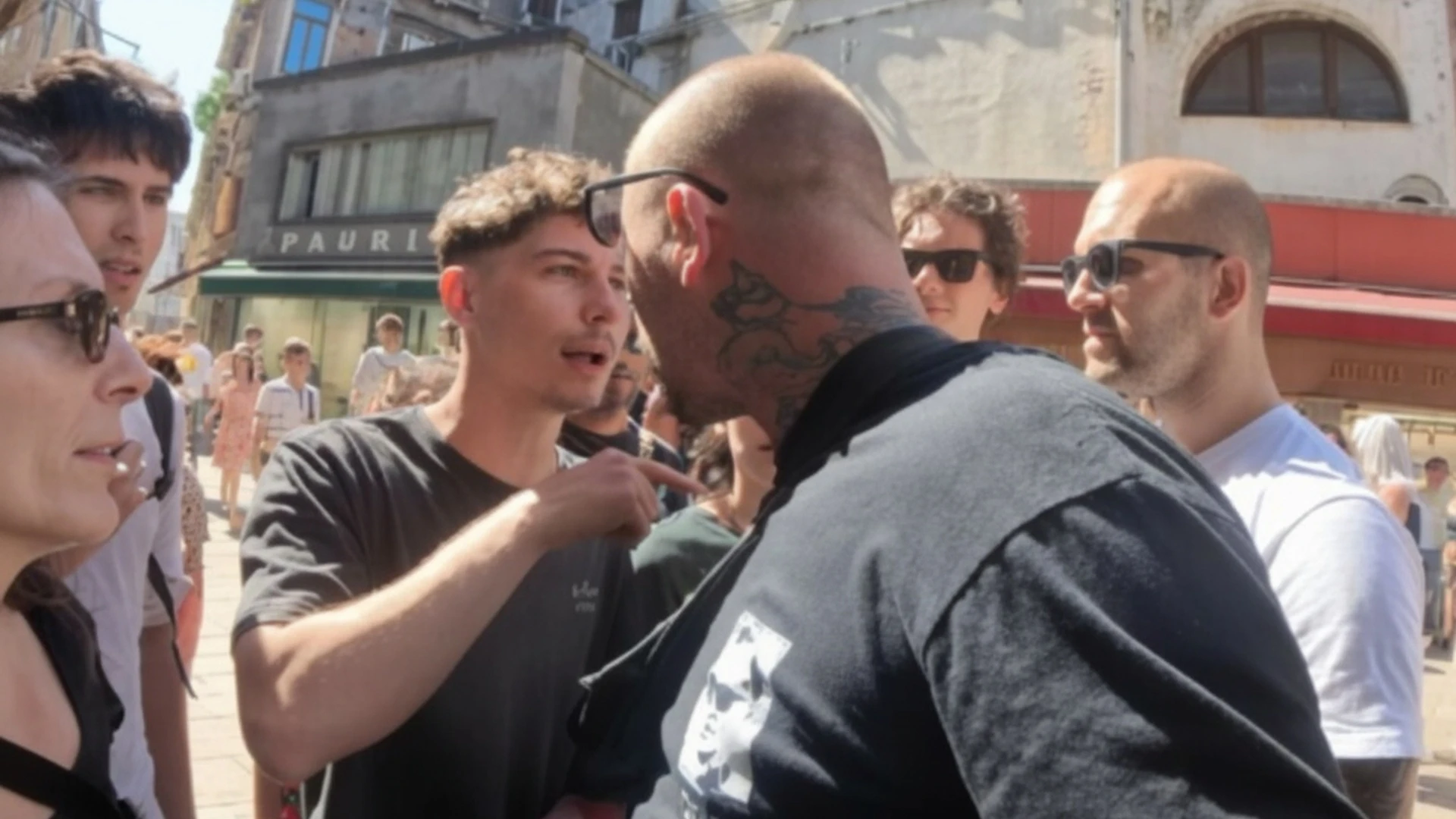 Dutch Travial Maniac slaags met linkse activisten: &acute;Gepaste zelfverdediging&acute;