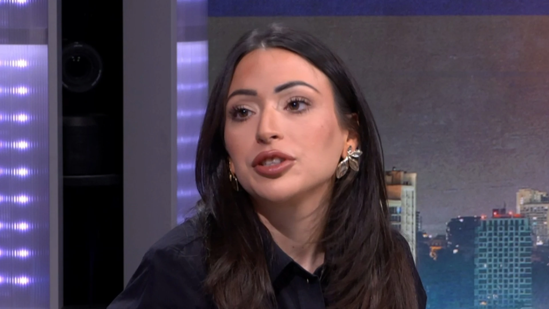 Lale G&uuml;l (28) openhartig over seks met 69-jarige man: &acute;Het is echt waar&acute;