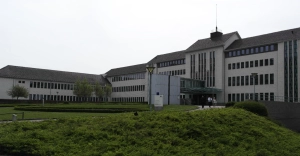 Modern gebouw van een rechtbank